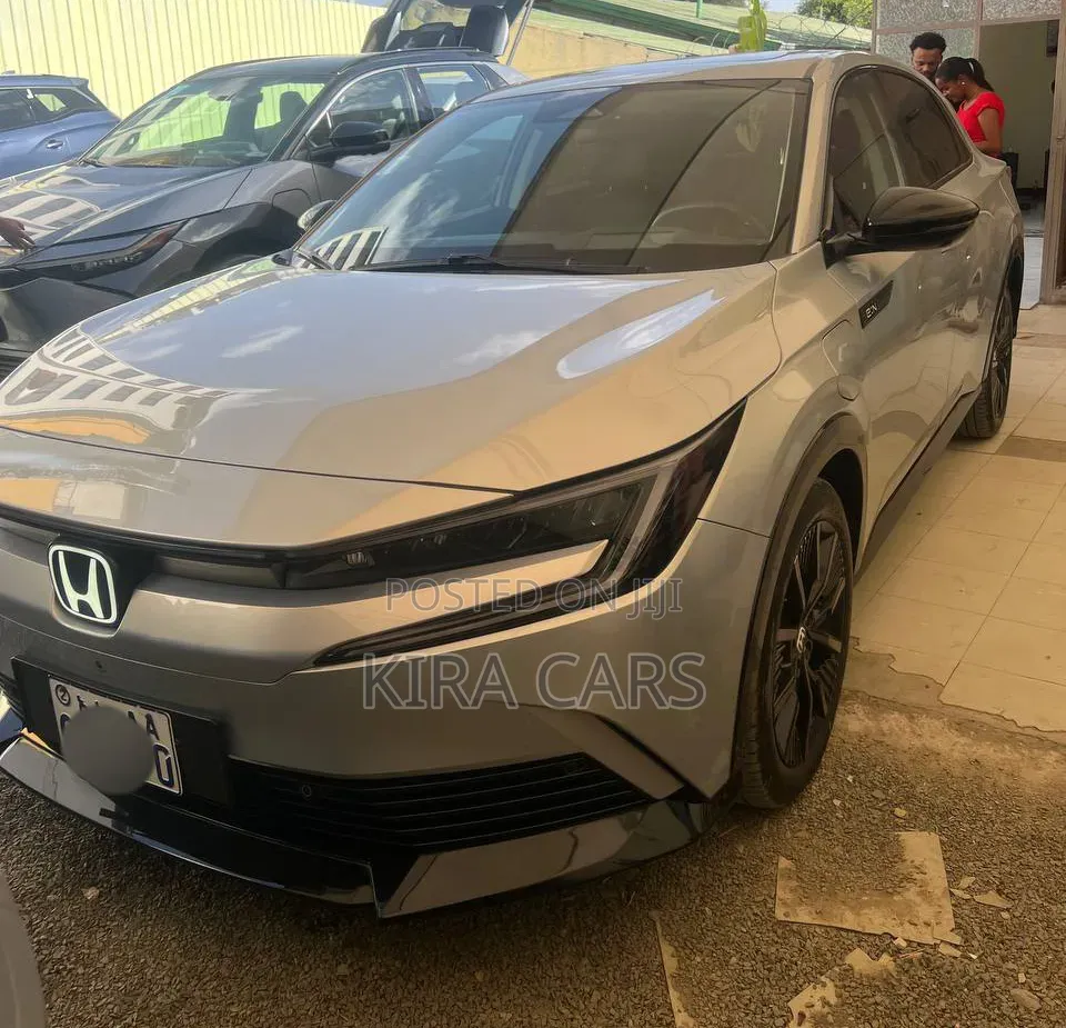 Honda e:NS2 68.8 kWh FWD 2025 Silver