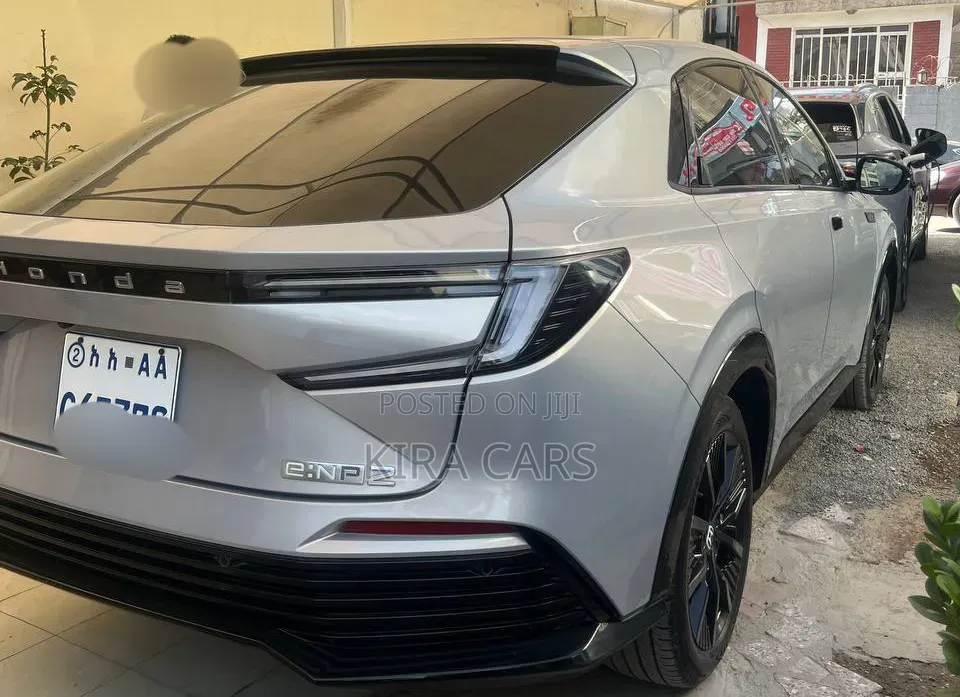 Honda e:NS2 68.8 kWh FWD 2025 Silver