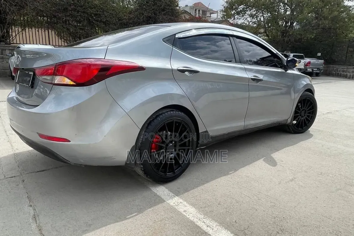 Hyundai Elantra 2015 Silver