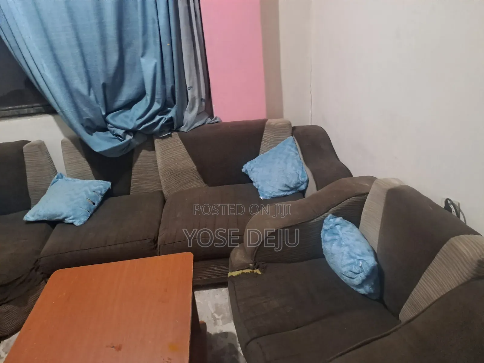 For Sale Sofa (የሚሽጥ ሶፋ )