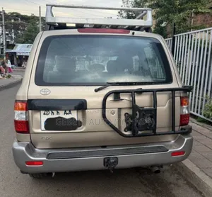 Toyota Land Cruiser 2007 Gold