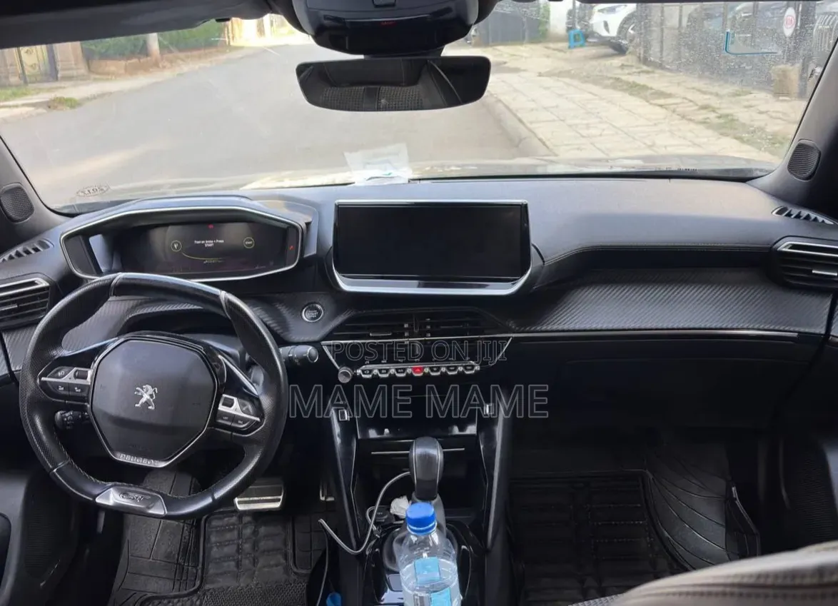Peugeot 2008 2022 Gray