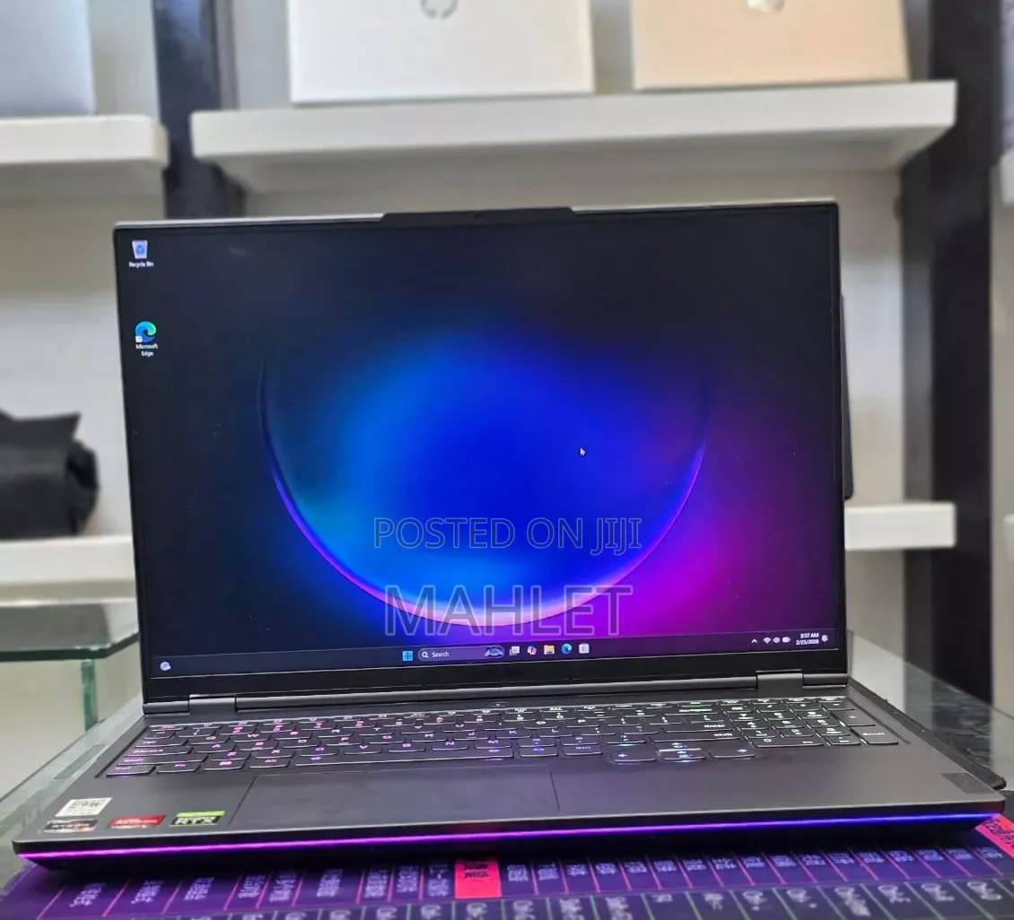 New Laptop Lenovo Legion 7 32GB AMD Ryzen 9 SSD 1T