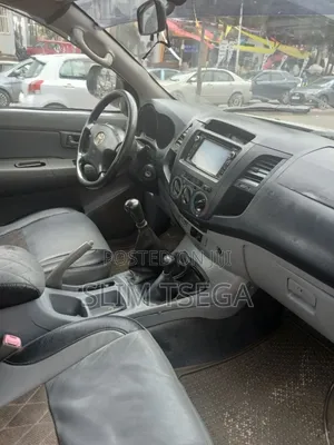 Toyota Hilux 2010 Silver