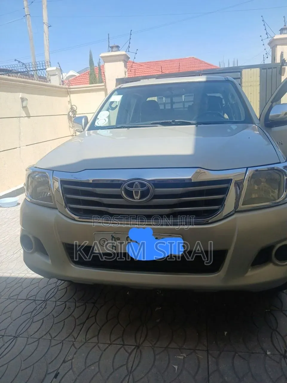 Toyota Hilux 2.5 D-4D 4X4 SRX 2012 Gold