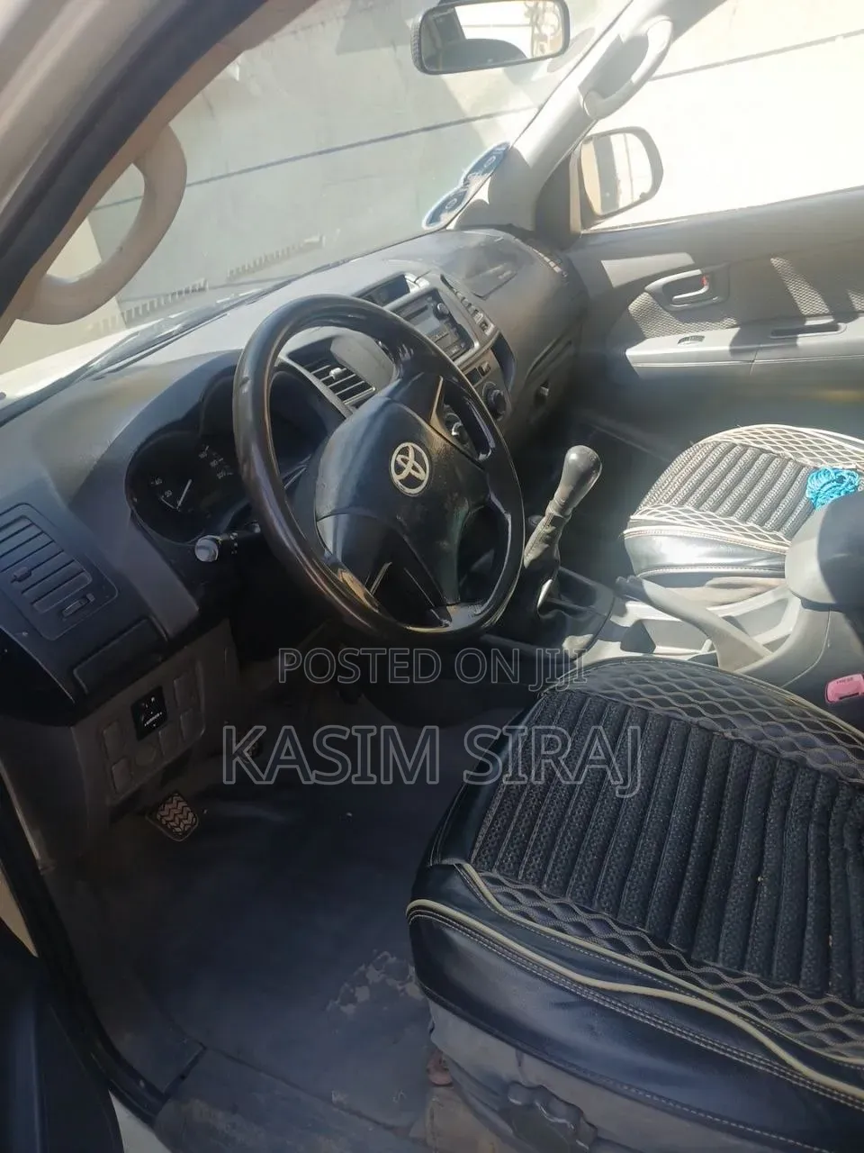 Toyota Hilux 2.5 D-4D 4X4 SRX 2012 Gold