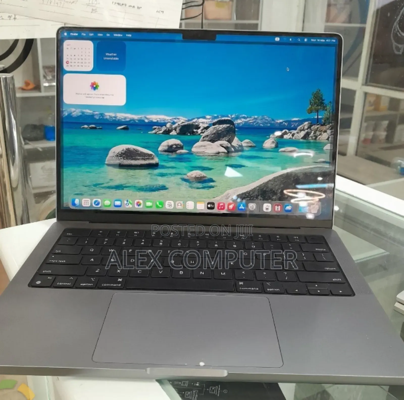 New Laptop Apple MacBook Pro M1 32GB Apple M1 Pro SSD 512GB