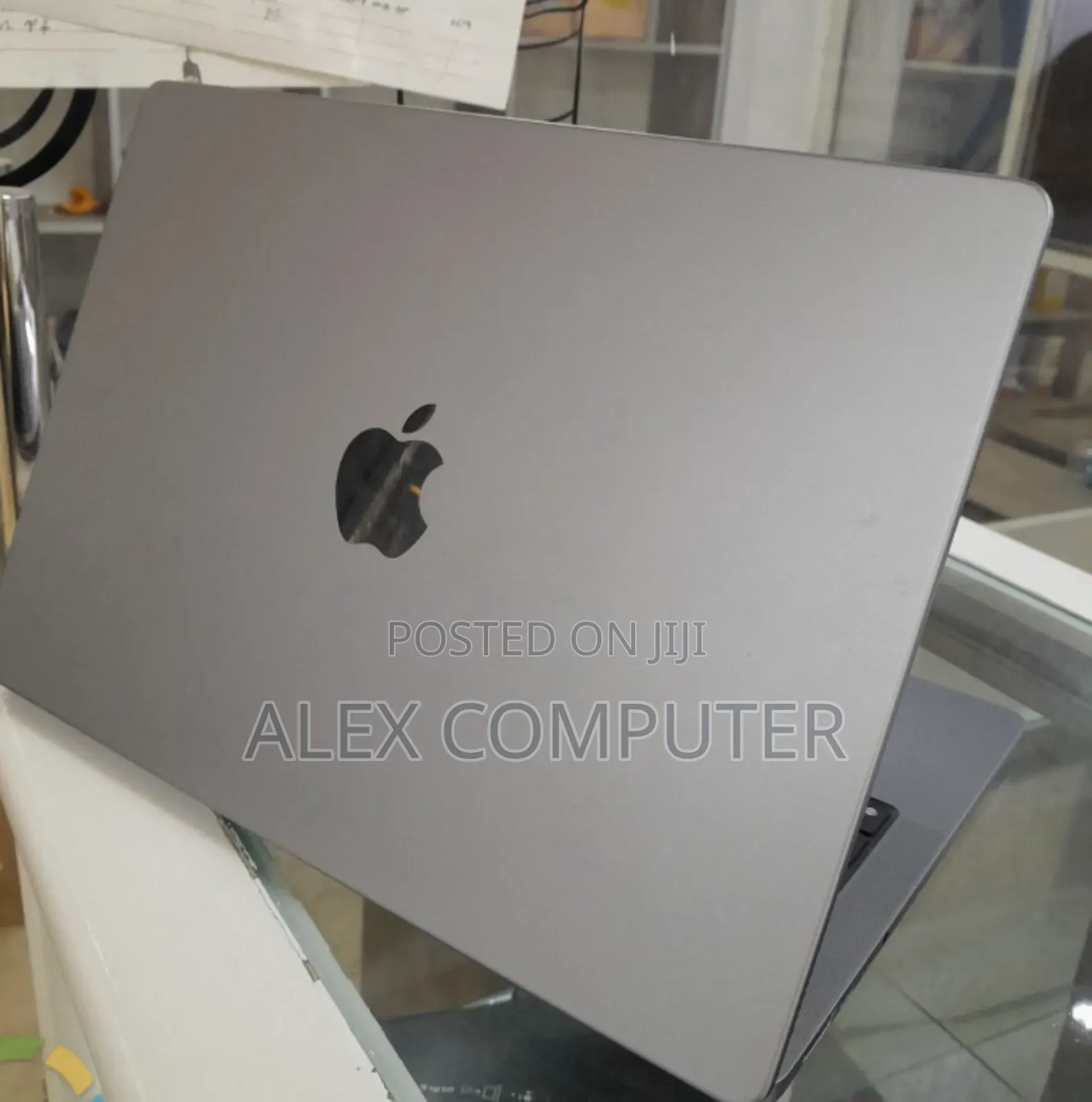 New Laptop Apple MacBook Pro M1 32GB Apple M1 Pro SSD 512GB