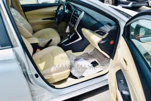Toyota Yaris 2021 Silver