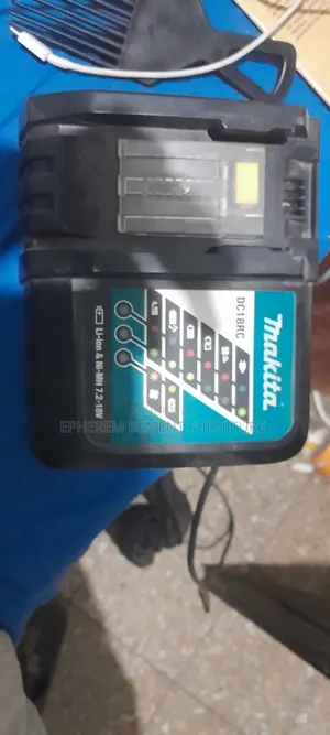 18v Makita Charger
