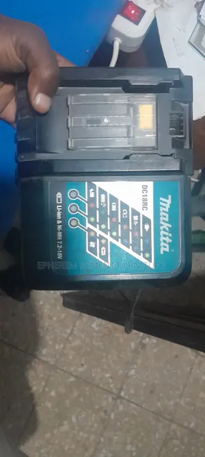 18v Makita Charger