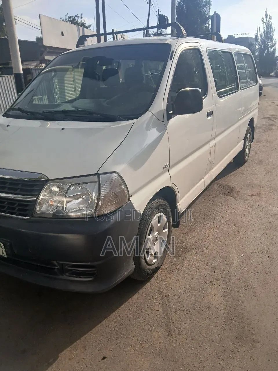 Toyota HiAce 2011 White