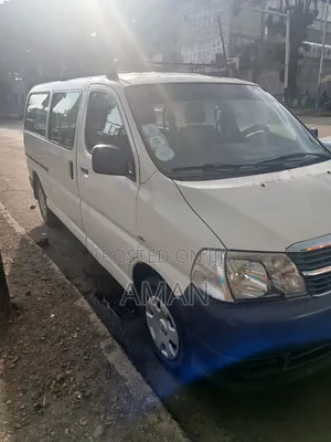 Toyota HiAce 2011 White
