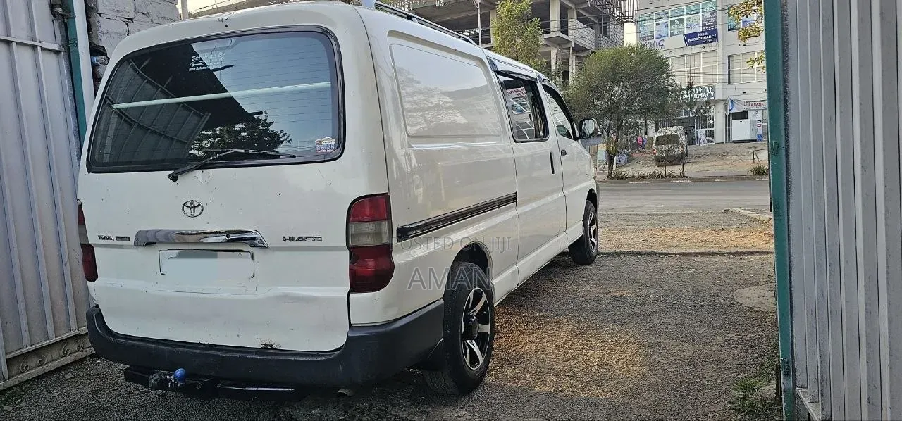 Toyota HiAce 2008 White
