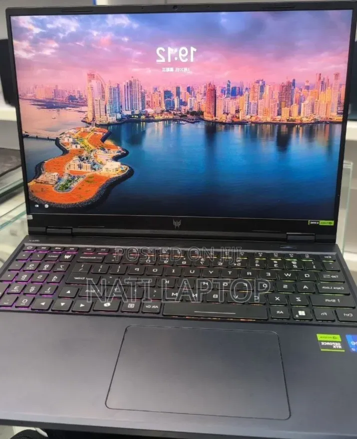 New Laptop MSI Vector 16 HX AI A2XWIG 16GB Intel Core Ultra 9 SSD 1T
