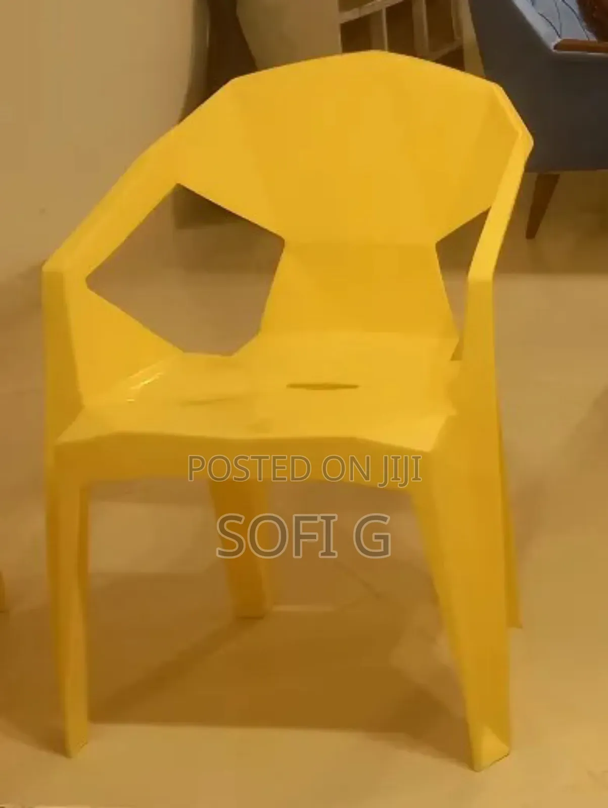 Plastic Outdoor Cafe Chairs