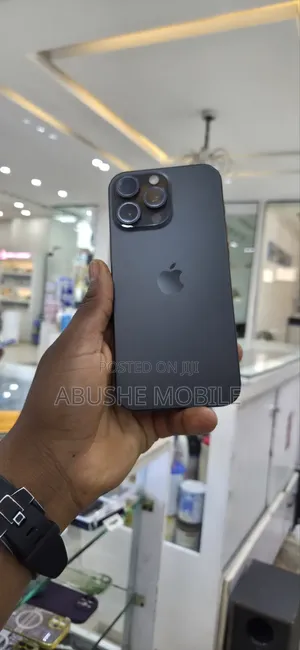 New Apple iPhone 16 Pro Max 256 GB Black