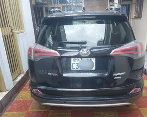 Toyota RAV4 2017 Maroon