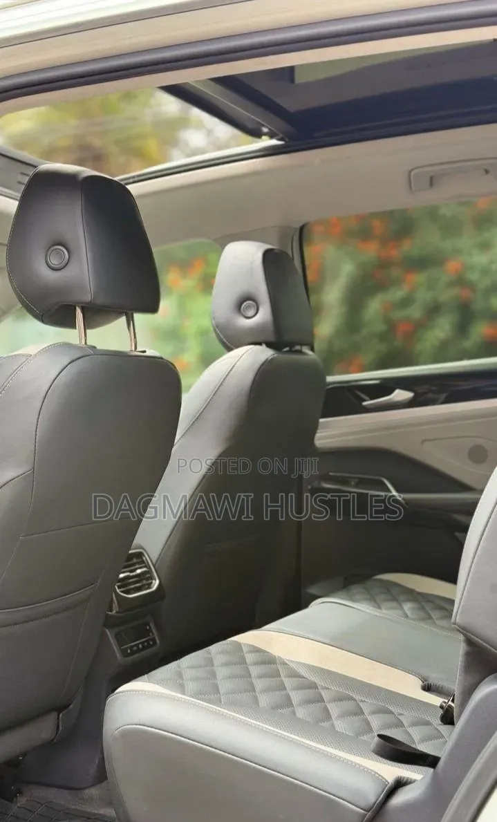 Volkswagen ID.6 2024 White
