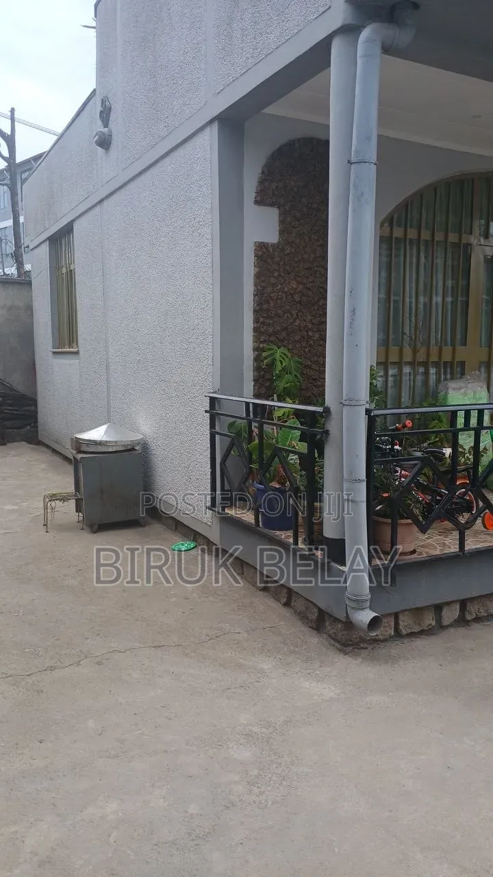 Furnished 8bdrm House in Gullele for sale