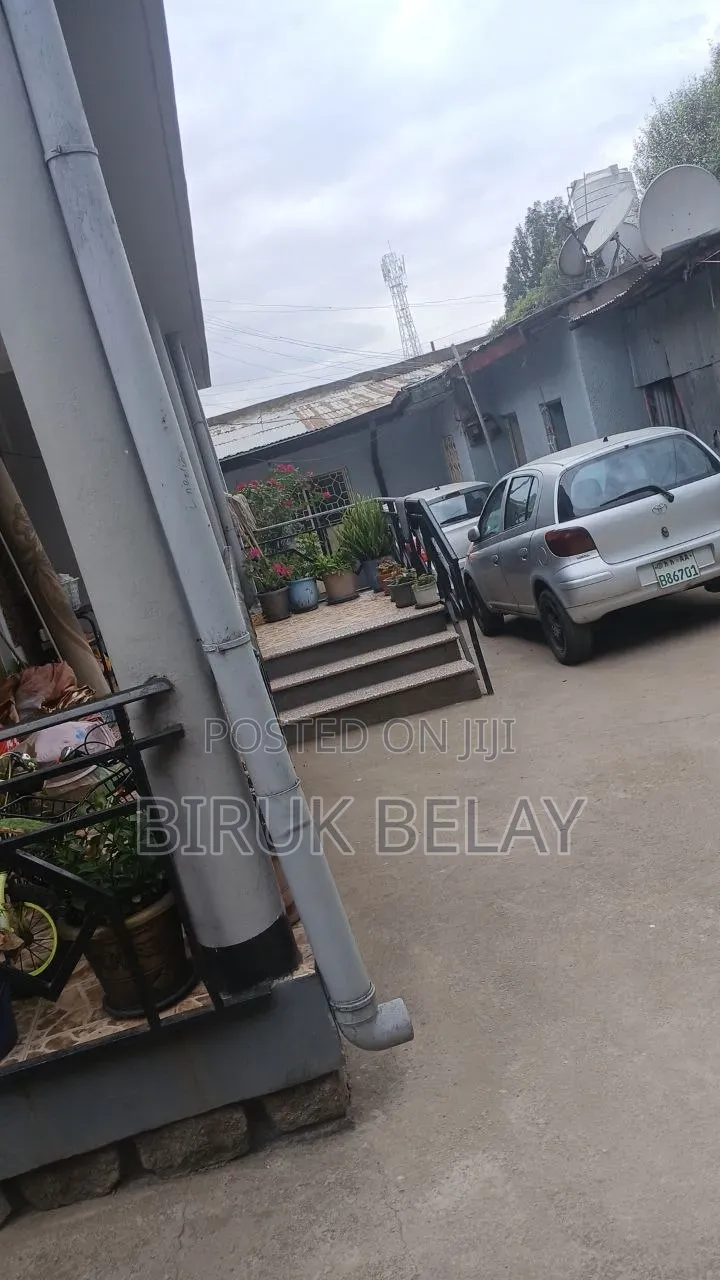 Furnished 8bdrm House in Gullele for sale