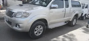 Toyota Hilux 2014 Gold