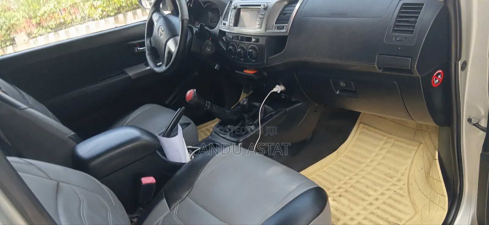 Toyota Hilux 2014 Gold