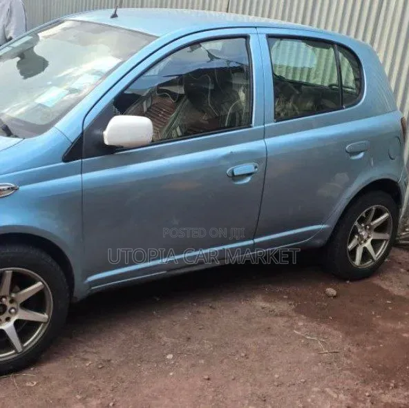Toyota Vitz 2002 Blue