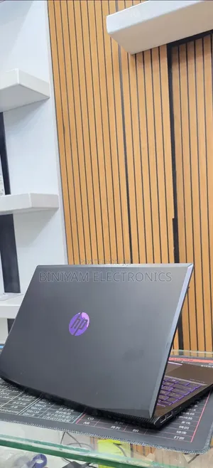 New Laptop HP Pavilion 15 8GB Intel Core i5 SSD 256GB