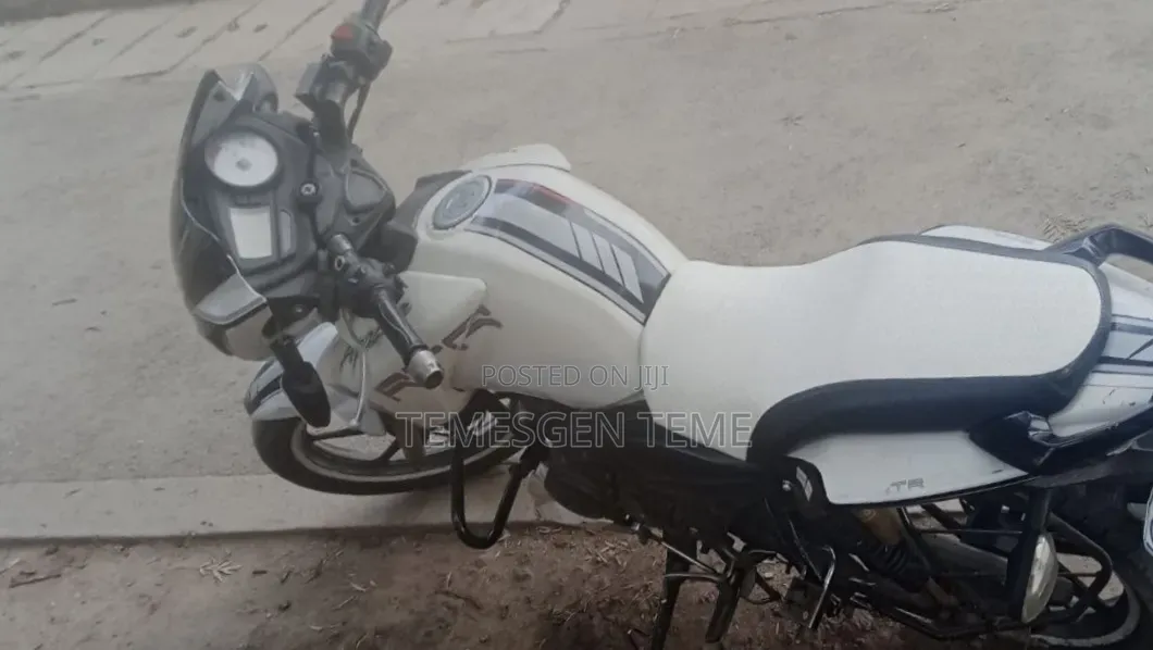 New TVS Apache 180 RTR 2017 White