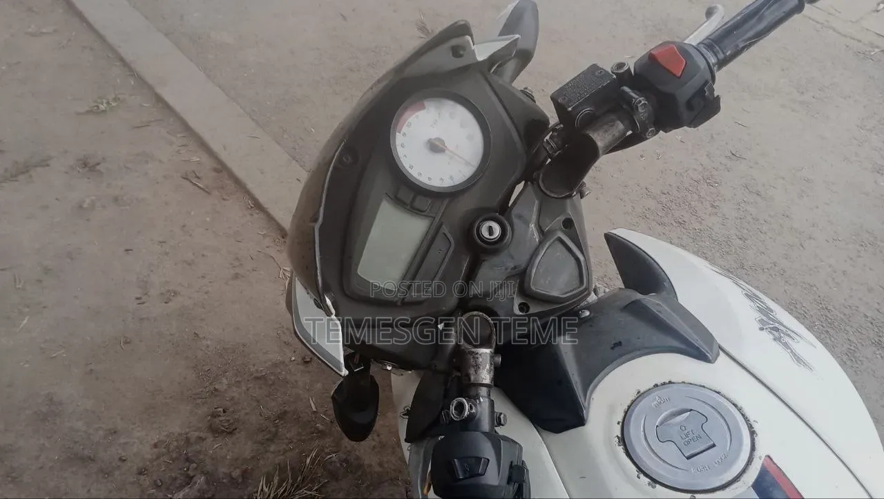 New TVS Apache 180 RTR 2017 White