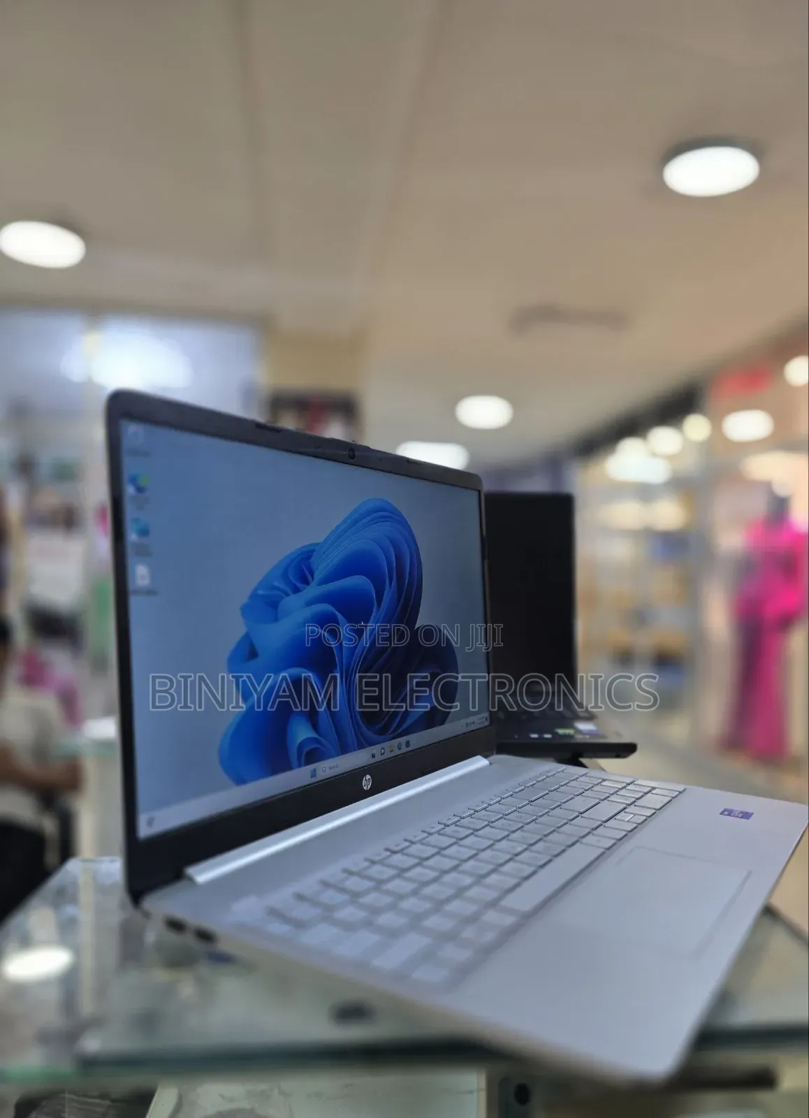 New Laptop HP Stream Notebook 8GB Intel Core i7 SSD 512GB