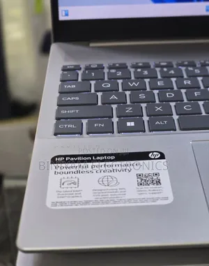 New Laptop HP Pavilion 15 8GB Intel Core Ultra 5 SSD 512GB