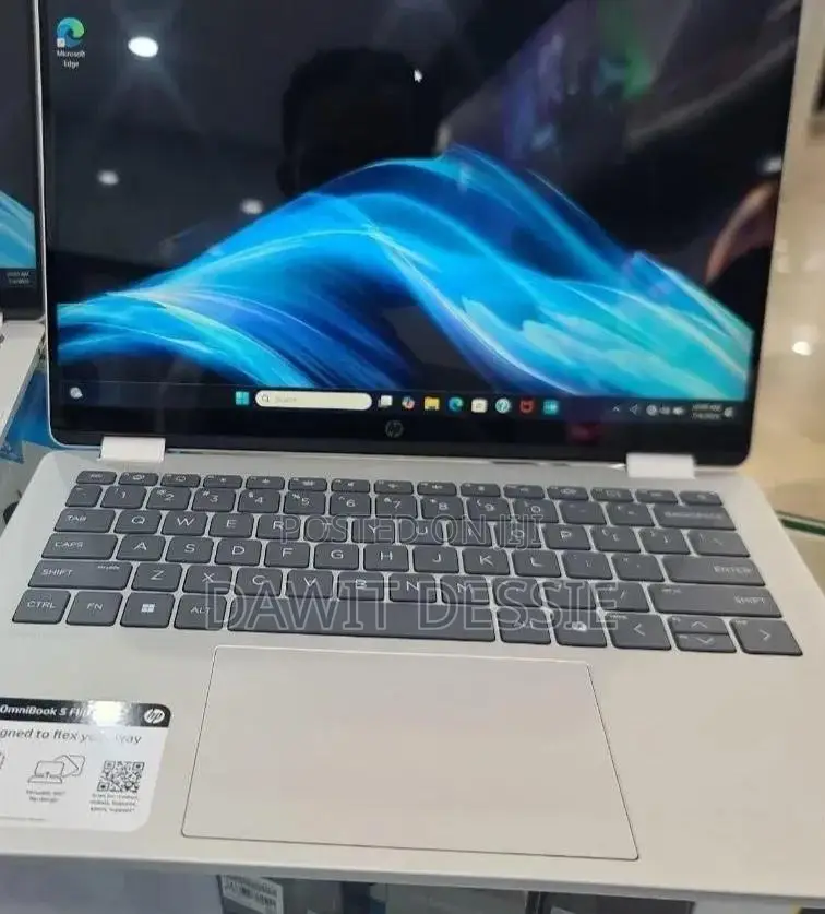New Laptop HP OmniBook 5 Flip 16GB Intel Core 7 SSD 512GB