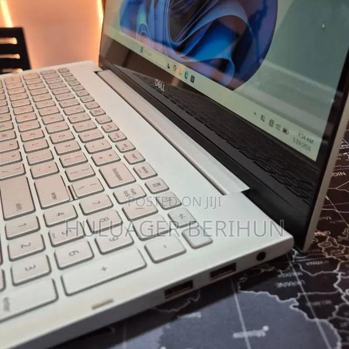 New Laptop Dell Inspiron 15 8GB Intel Core i5 SSD 256GB