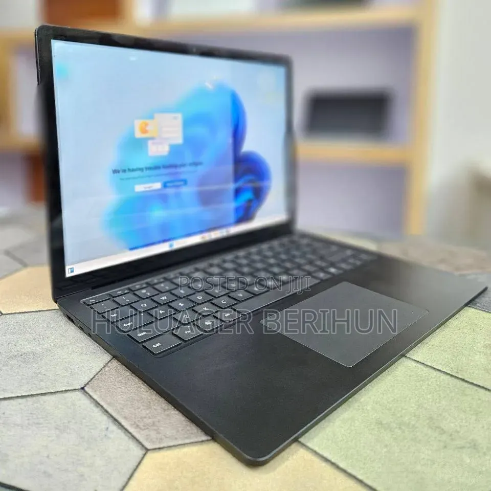 New Laptop Microsoft Surface 16GB Intel Core i7 SSD 512GB