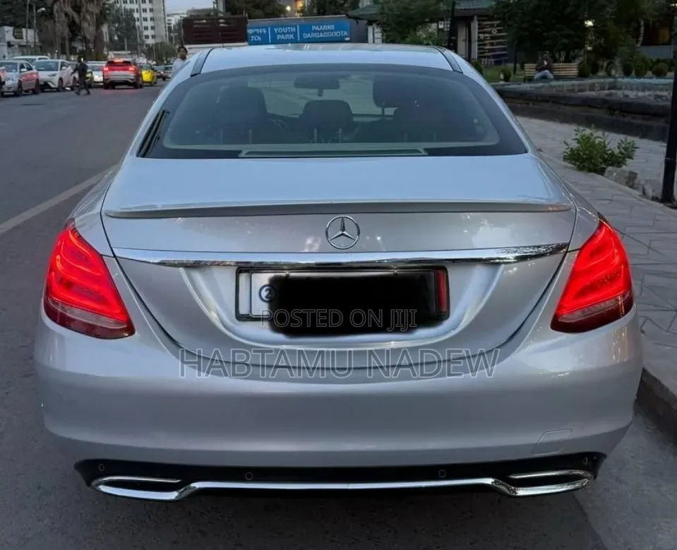 Mercedes-Benz C180 2014 Silver