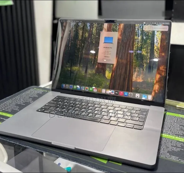 New Laptop Apple MacBook Pro M1 16GB Apple M1 Pro SSD 512GB