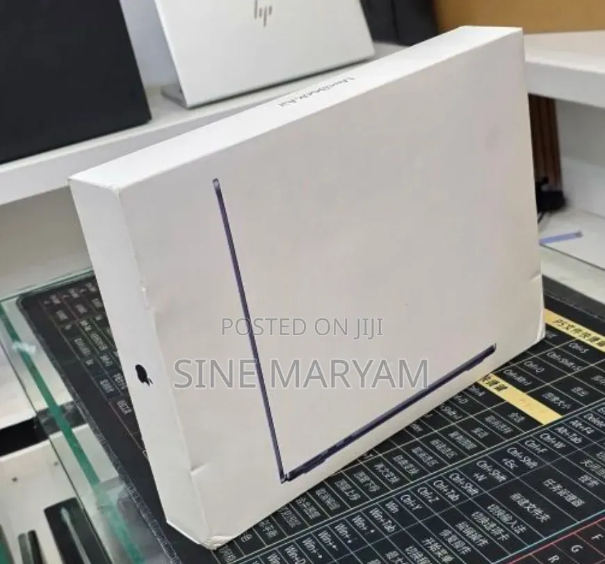 New Laptop Apple MacBook Air 2026 M5 13-inch 16GB Apple M5 SSD 512GB