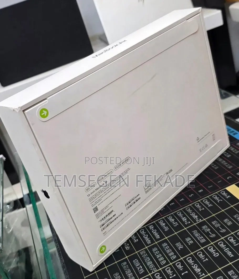 New Laptop Apple MacBook Air 2026 M5 13-inch 16GB Apple M5 SSD 512GB
