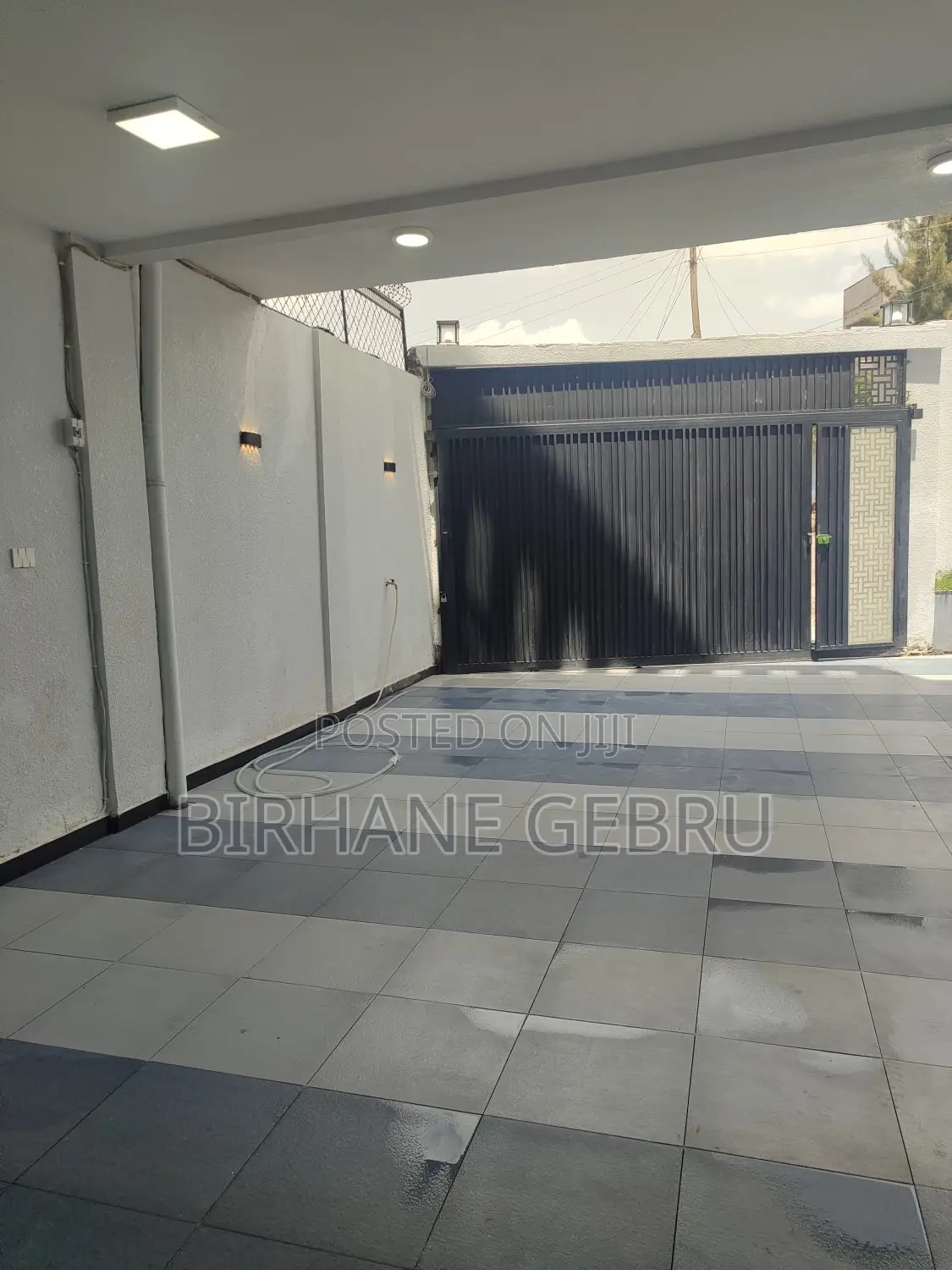 11bdrm House in G+3 House, Bole for rent