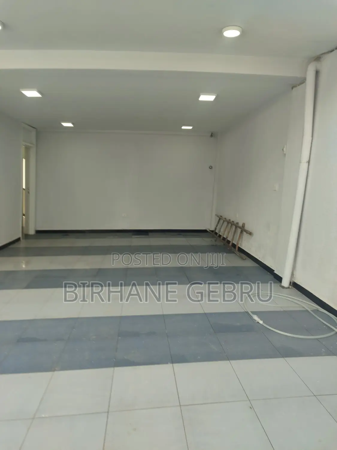 11bdrm House in G+3 House, Bole for rent