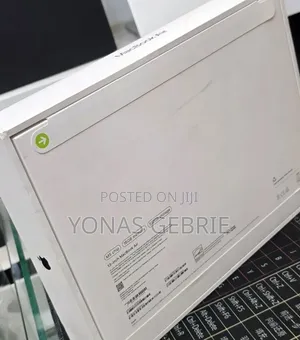 New Laptop Apple MacBook 16GB Apple M5 SSD 512GB