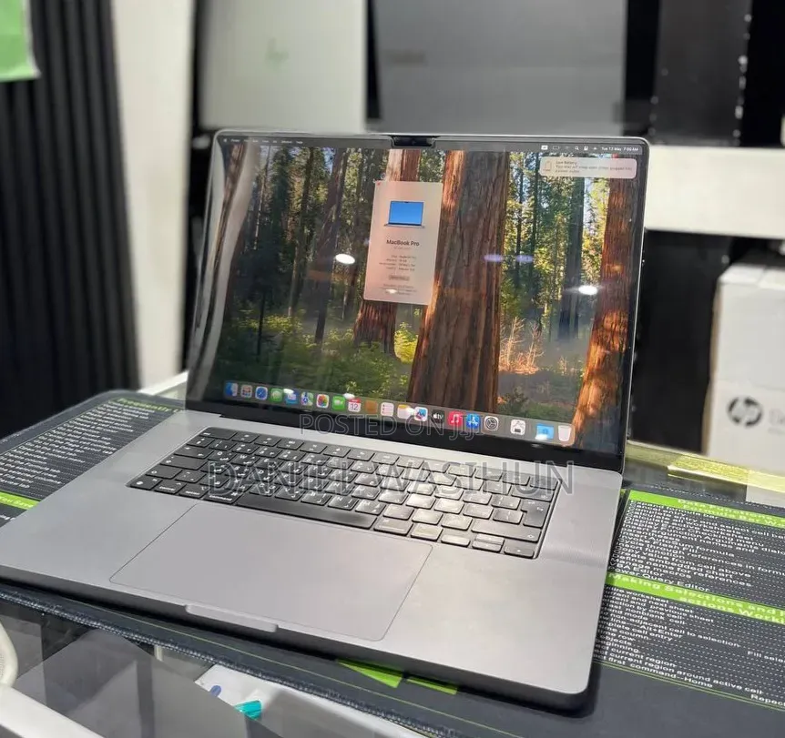 New Laptop Apple MacBook Pro M1 16GB Apple M1 Pro SSD 512GB