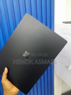 New Laptop Microsoft Surface 16GB Intel Core i7 SSD 512GB