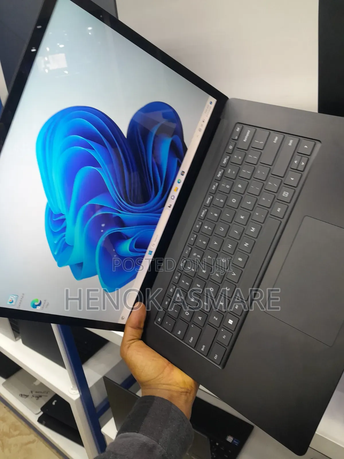 New Laptop Microsoft Surface 16GB Intel Core i7 SSD 512GB