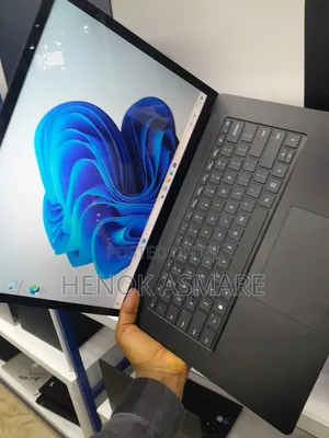 New Laptop Microsoft Surface 16GB Intel Core i7 SSD 512GB