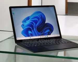 New Laptop Microsoft Surface 16GB Intel Core i7 SSD 512GB
