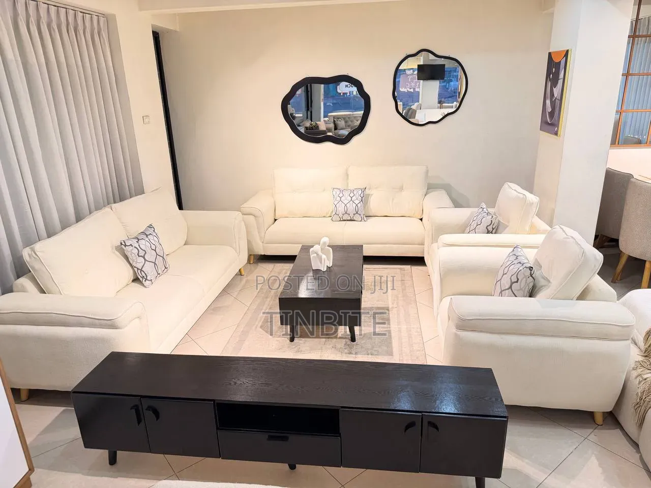 Sofas (ሶፋ)