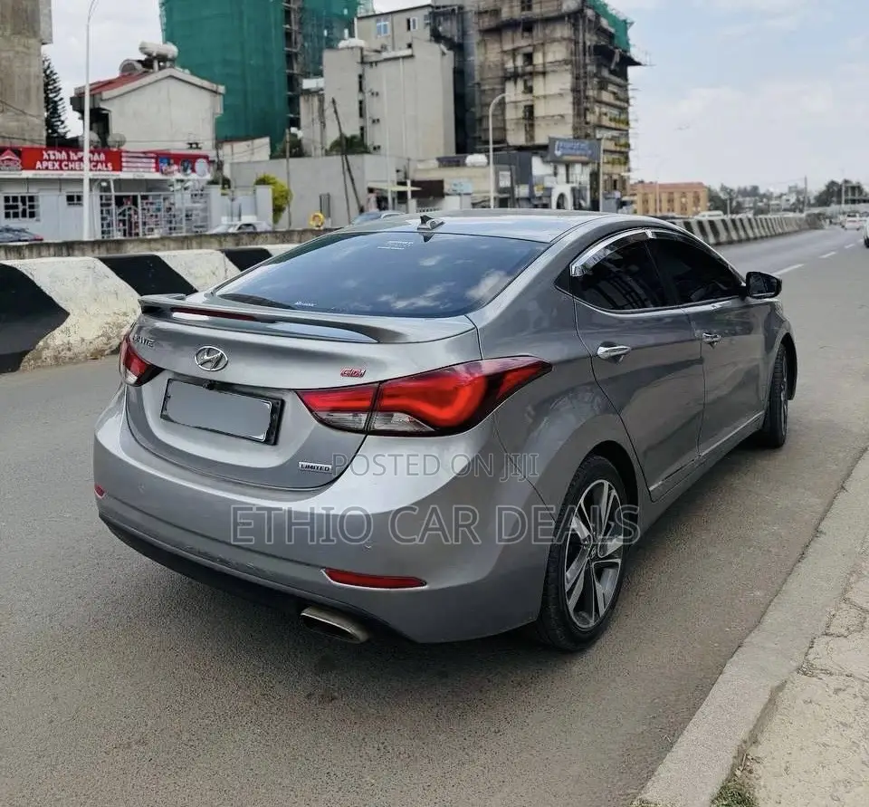Hyundai Avante 2015 Silver